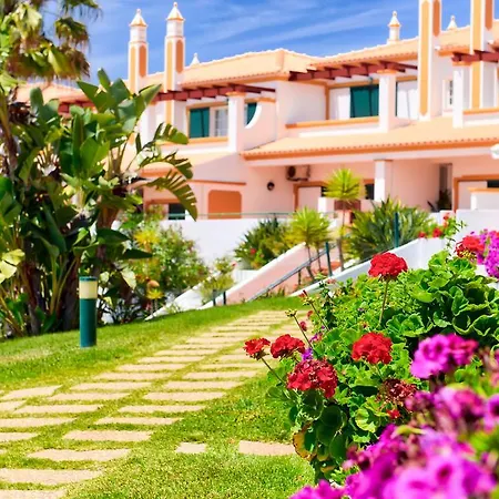 Moradias Rufino Αλμπουφέιρα